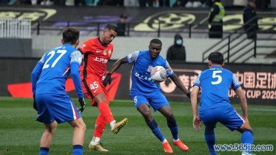 中超重启申花出征深圳新鹏城 重伤3个月的阿马杜回来