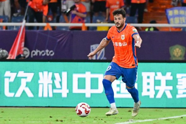 东体：本场对阵申花，瓦科和李小恒一入手发的可能性也很大