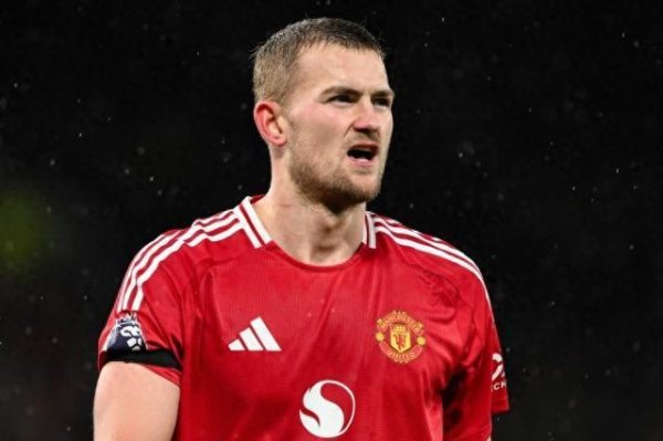 理查森提出德利赫特学习马尔蒂尼，卡塞米罗属于严防体系的变数