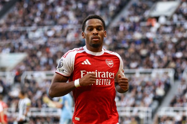 攻防一手握！OPTA：廷伯已是英超第一右后卫，攻防两头统治级施展