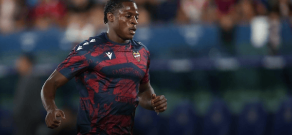 每体: 巴萨仍在密切体恤莱万特先锋埃永, 球员也专门加盟