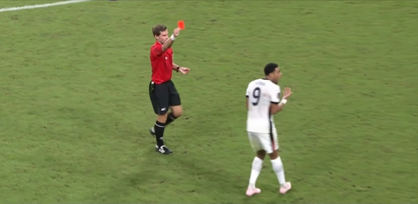 亚足联惹争议！海港神锋染红遭+禁赛3场，放在中超连黄牌齐不算