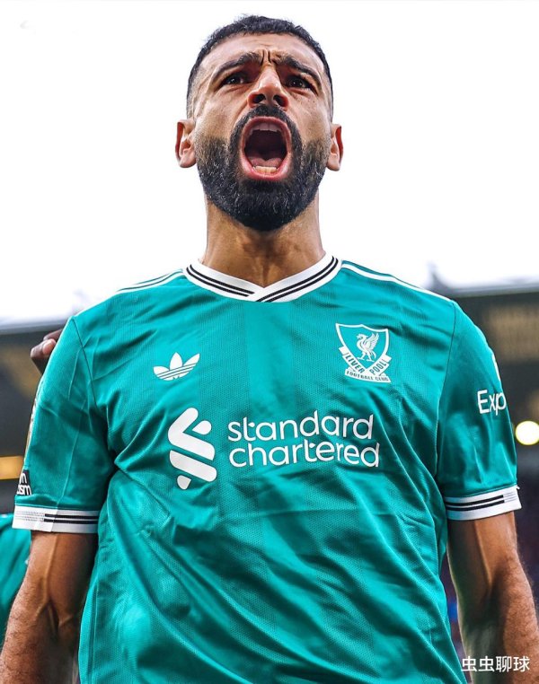 0-0到94分钟绝杀! 萨拉赫点射, 利物浦4连胜登顶, 坐等欧冠战马竞