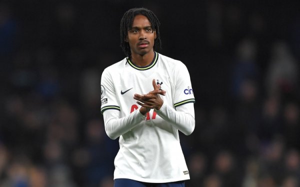 告捷率100%！对阵威尔士，斯宾塞上半场25次传球一王人告捷