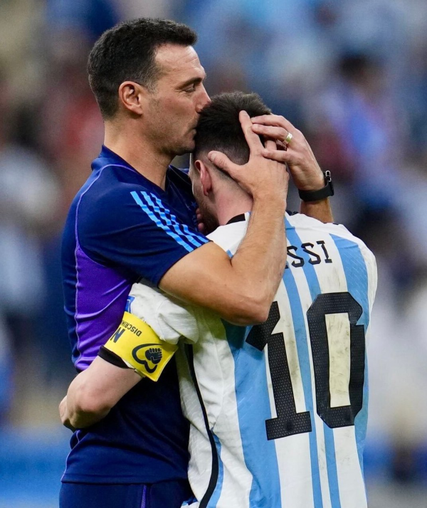 多位同业讴歌梅西！比如胡安·福伊特示意梅西是历史第一东谈主！