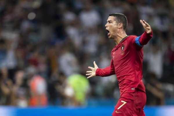 C罗VS梅西国度队全濒临比！C罗越过梅西的数据只剩场次和进球了