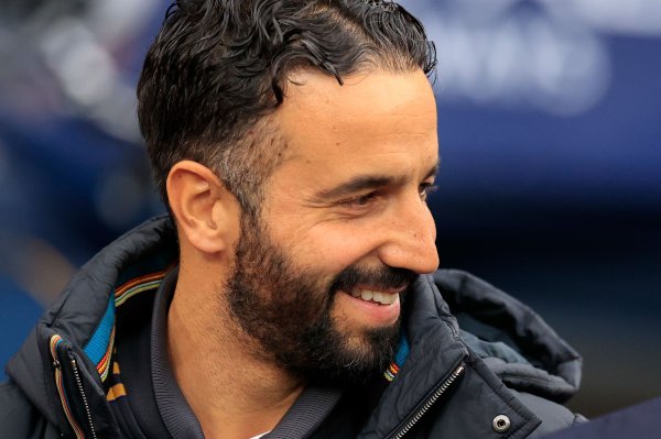 3连胜！内维尔：阿莫林渡过上任以来最好一周，这安详许多压力