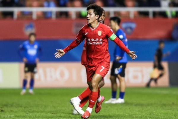 21岁国足红星双响+宇宙波绝杀！近3轮4球，率重庆2-1逆转夺3连胜