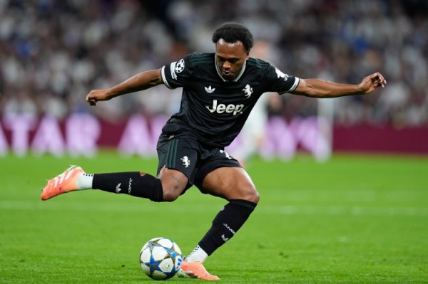 记者：奥蓬达买断费4060万欧+浮动，若尤文排行意甲前10强制实行