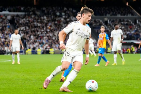 记者：居莱尔当天实践情状出色，他无疑会在对阵利物浦时首发