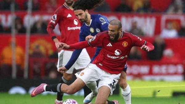 曼联两大将勇猛助力球队大捷，一东说念主犹如天使下凡，另一东说念主迎里程碑