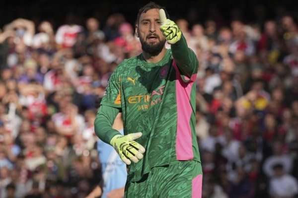 多纳鲁马遭戏耍！英超初次丢球，马丁内利伟人球，6战枪手丢9球