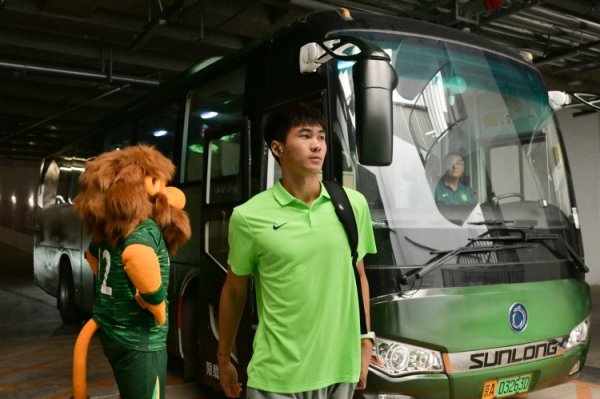 记者：吴少聪发热，当天国安赛前发布会球员出动为张玉宁