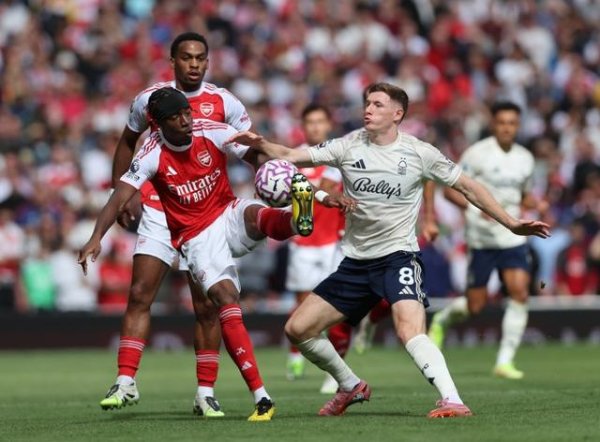 英媒：疑似遭受膝伤，阿森纳边锋马杜埃凯可能恒久缺阵