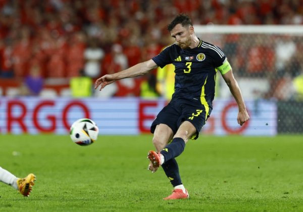 罗伯逊：我但愿球迷们好像准备好，无论发生什么王人能全力搭救咱们