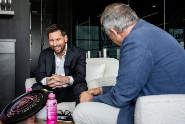 重磅！每体专访梅西明日上线，说念离开巴萨、迈阿密生涯、将来……