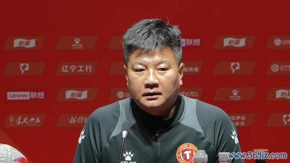 李金羽：我秉性挺生动的但又很社恐，在球场上我是病态的