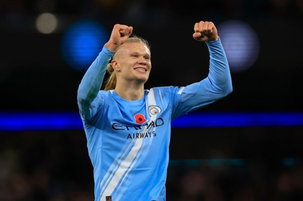 吓东谈主😱哈兰德本赛季20场狂轰32球，只对热刺和维拉没进球