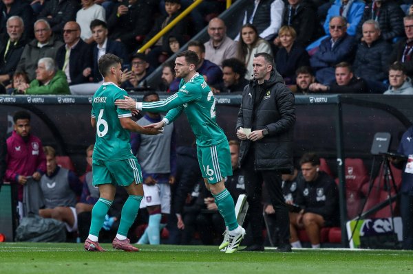 名宿：利物浦若放走罗伯逊可能会是乖张，球队还需要他的提醒力